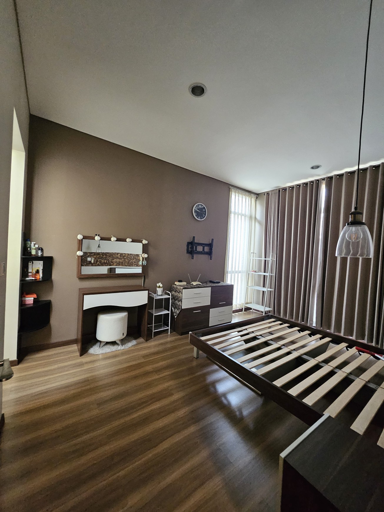 Rumah mewah dgn pool di Nava Park Lake Wood, BSD
