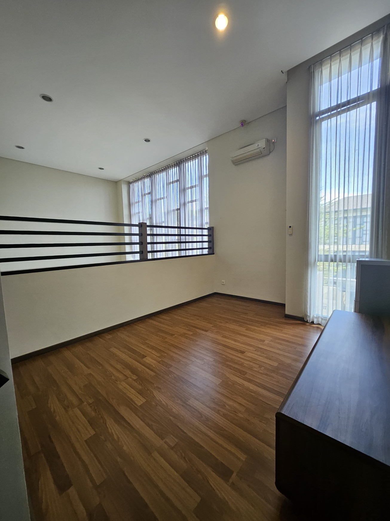 Rumah mewah dgn pool di Nava Park Lake Wood, BSD