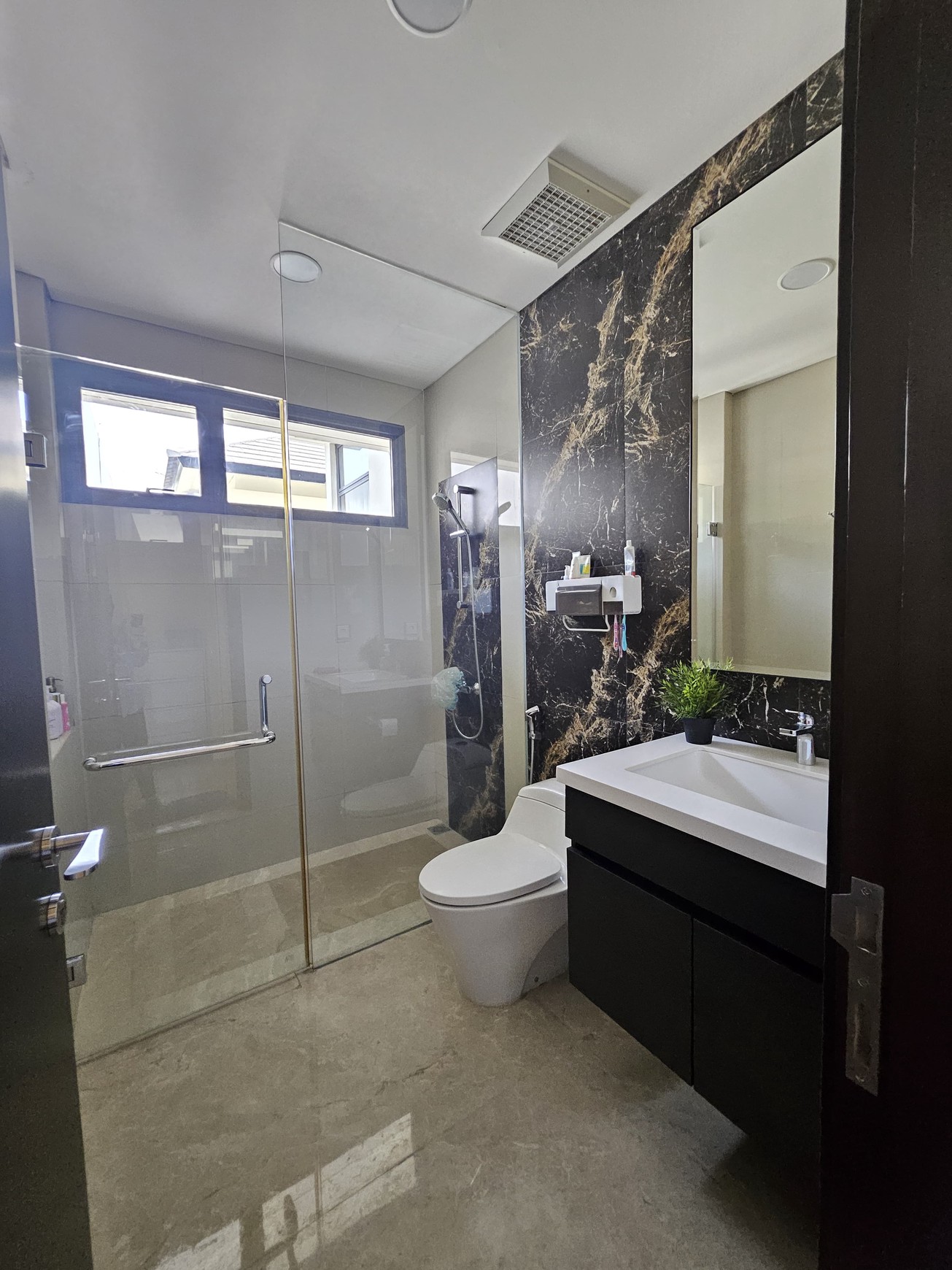 Rumah mewah dgn pool di Nava Park Lake Wood, BSD