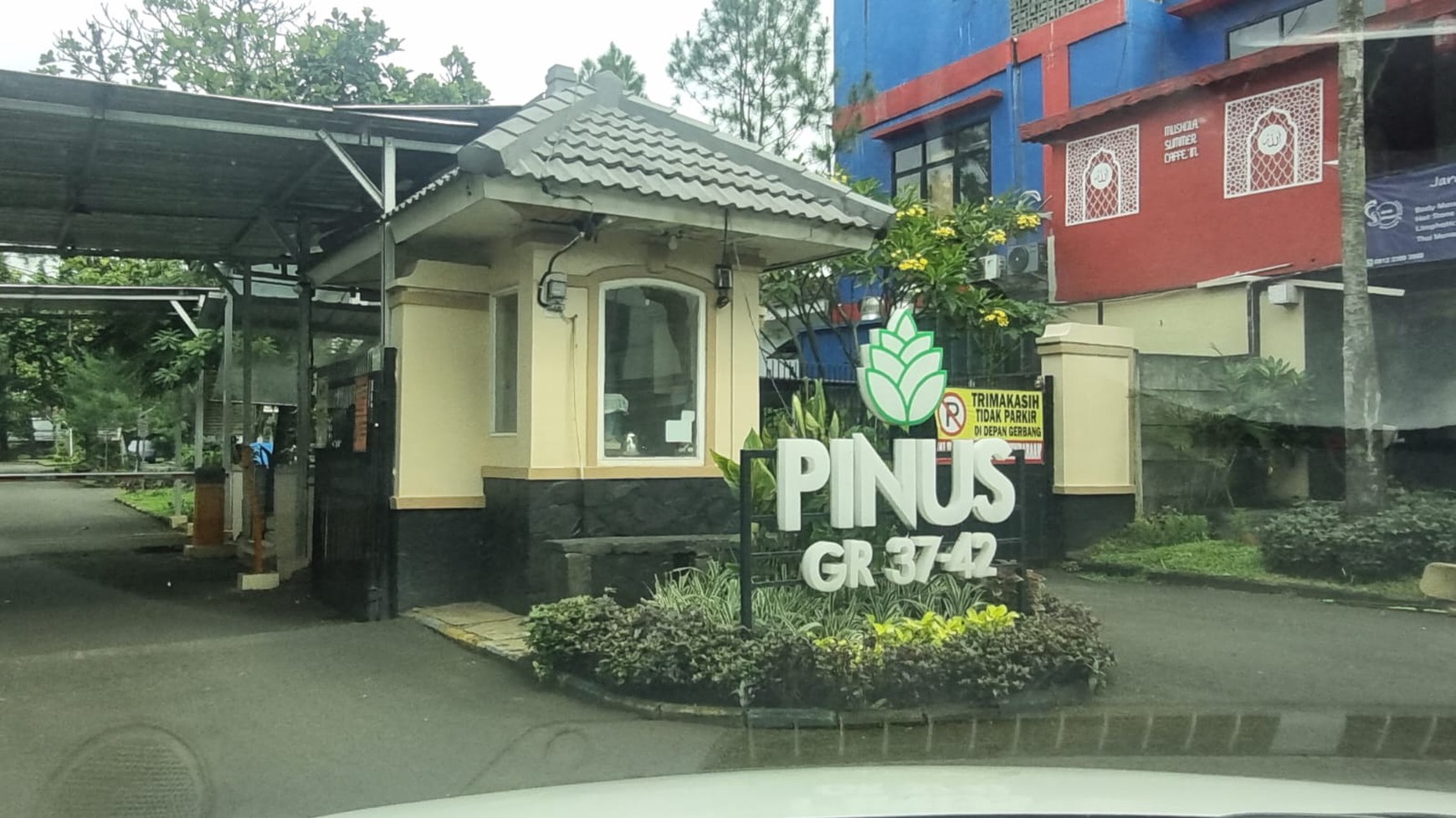 Rumah Hoek dengan harga 1M an dan luas besar di Cluster Graha Raya