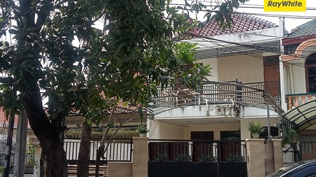 Dijual Rumah 2 lantai di Jl Mawar Surabaya Pusat