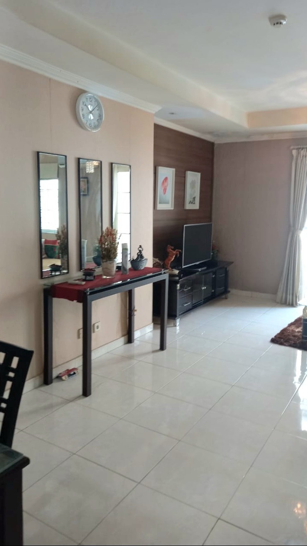 Apartemen Gading Resort MOI - Kelapa Gading. Luas. Rapih. Siap huni. View cantik. Akses mudah ke mana-mana
