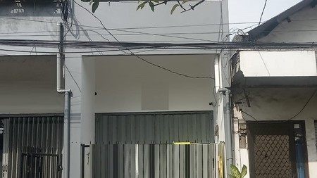 Disewakan Ruko 2 lantai di Petemon Kali Surabaya Pusat
