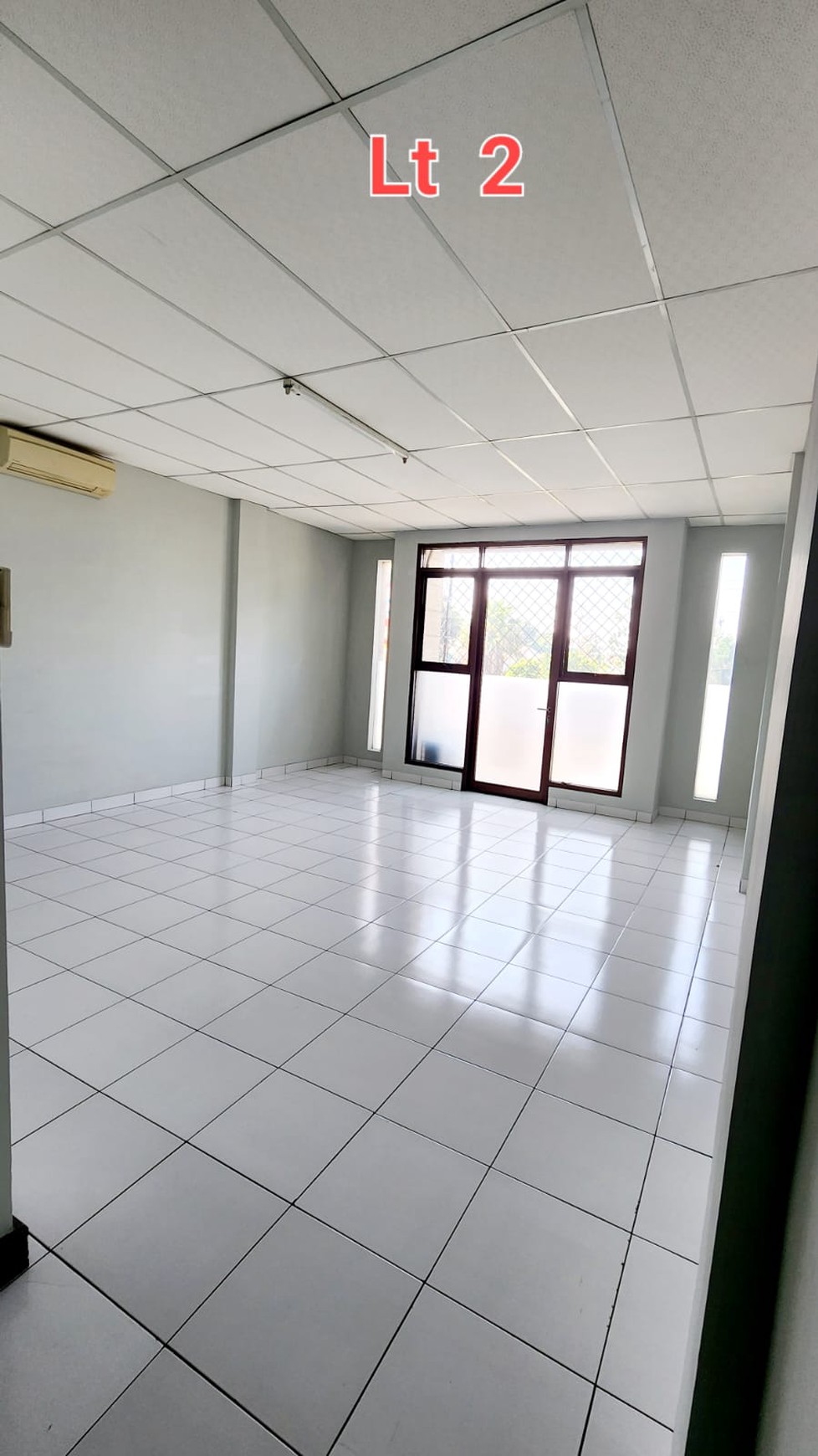 Dijual Ruko Strategis 3,5 Lantai di Bandung Kota, Mainroad Mekarwangi