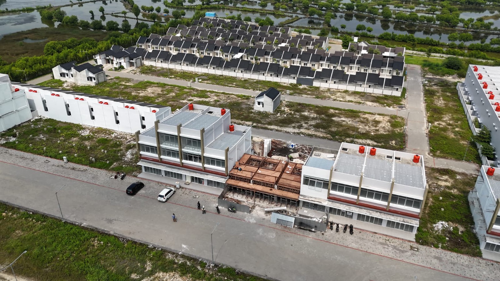 Dijual/disewa Ruko Modern 2 Lt di Kawasan Strategis AKR GEM City Gresik 