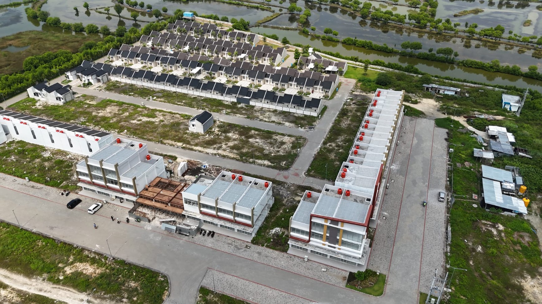 Dijual/disewa Ruko Modern 2 Lt di Kawasan Strategis AKR GEM City Gresik 