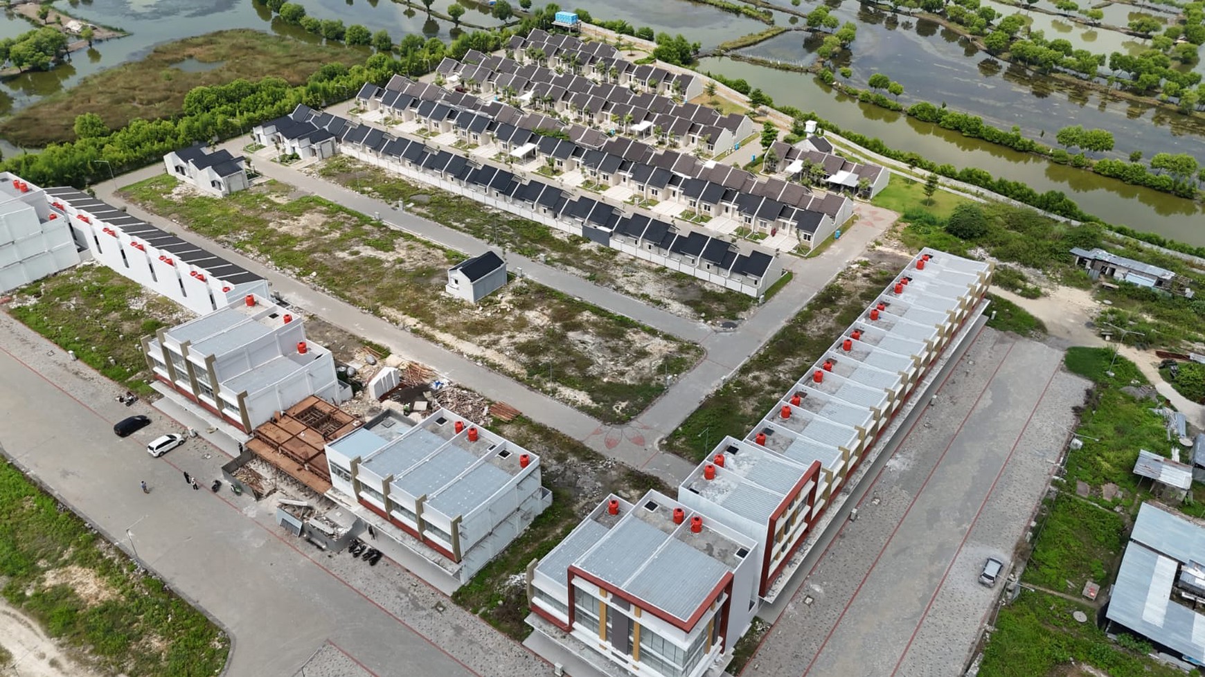 Dijual/disewa Ruko Modern 2 Lt di Kawasan Strategis AKR GEM City Gresik 