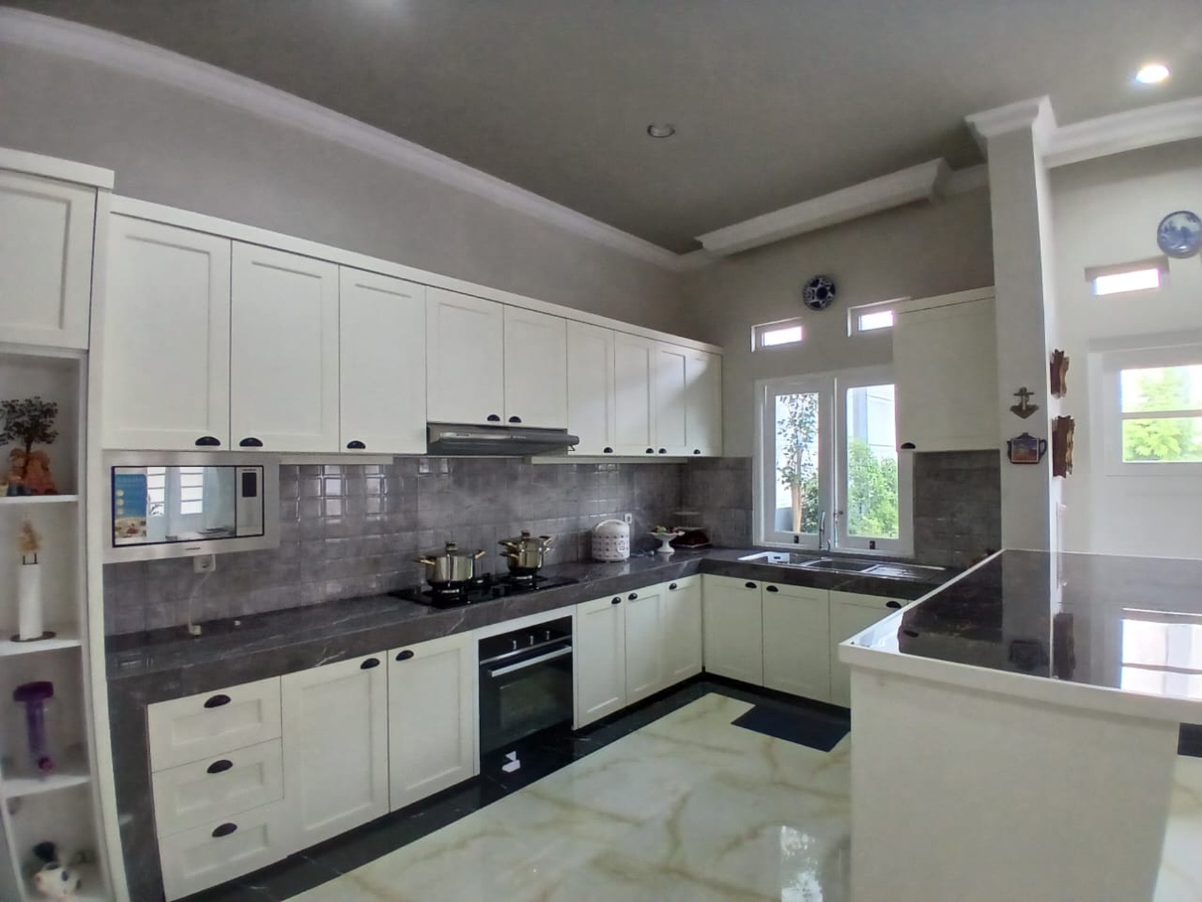 Dijual rumah bagus dan asri ditengah kota bogor dengan lokasi yang strategis 