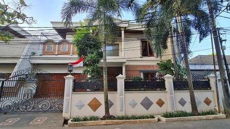 Rumah lokasi strategis di Kemang Timur Jakarta Selatan