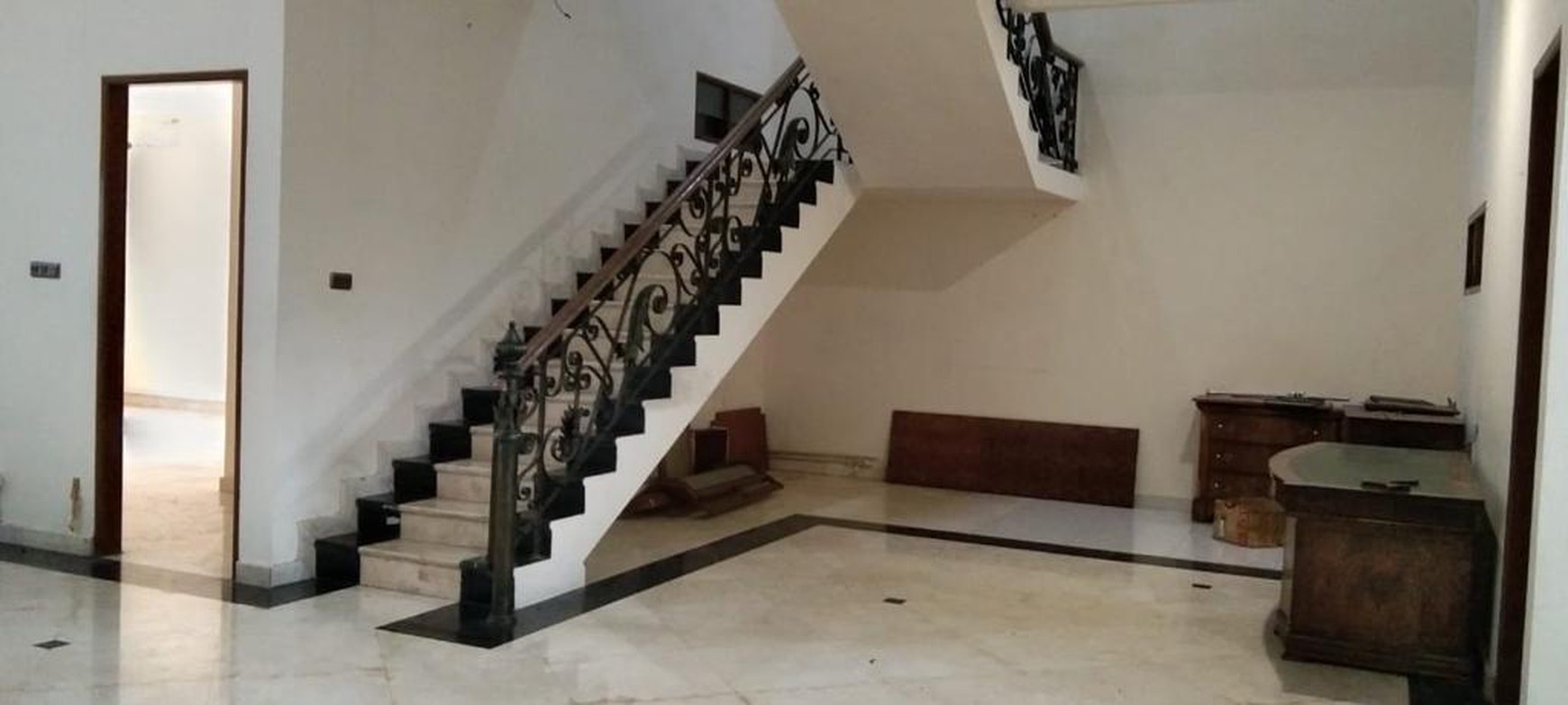 Rumah lokasi strategis di Kemang Timur Jakarta Selatan