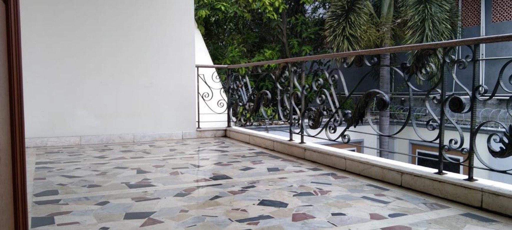 Rumah lokasi strategis di Kemang Timur Jakarta Selatan