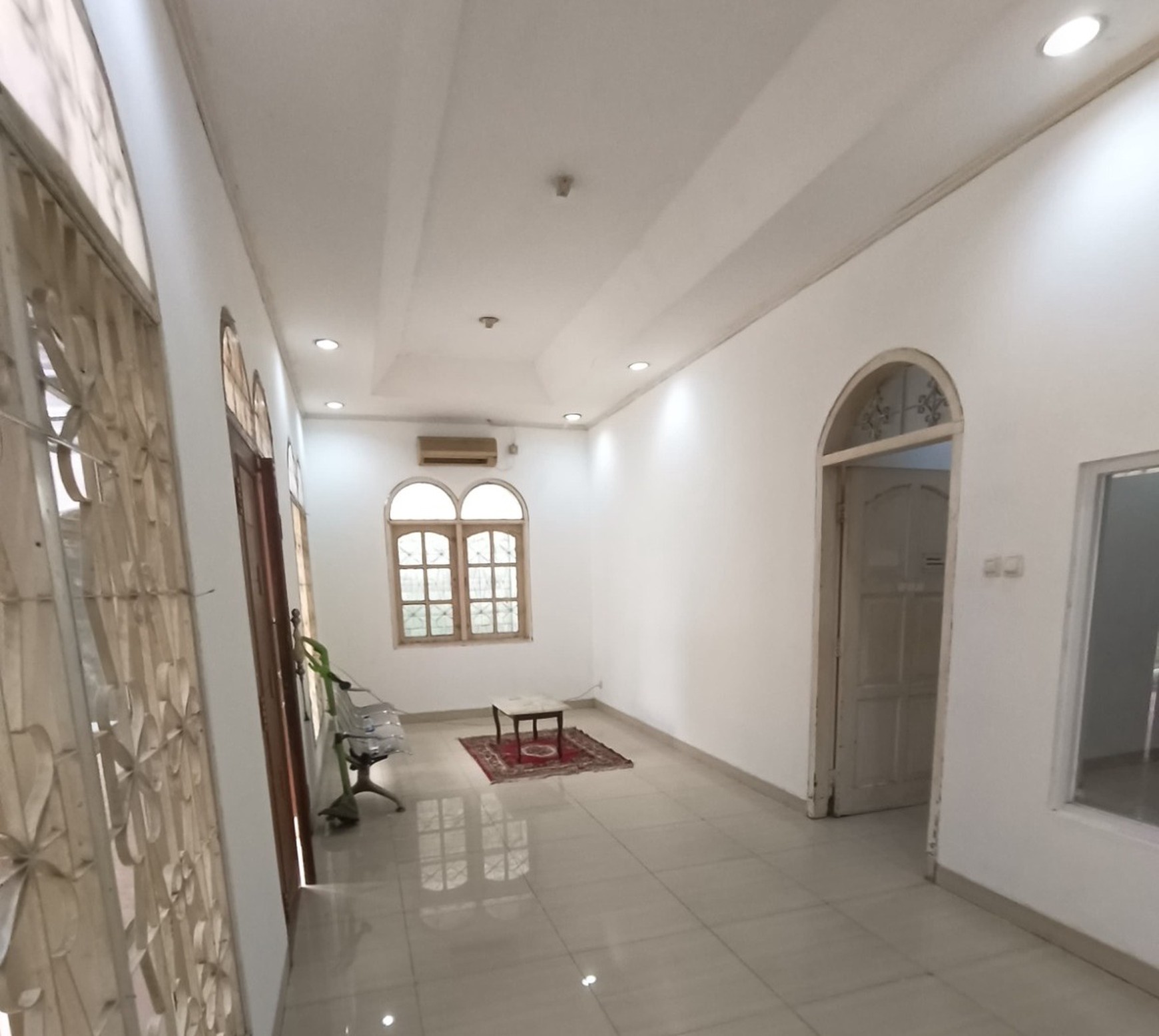 Dijual rumah posisi strategis di Jagakarsa cocok untuk dijadikan kantor