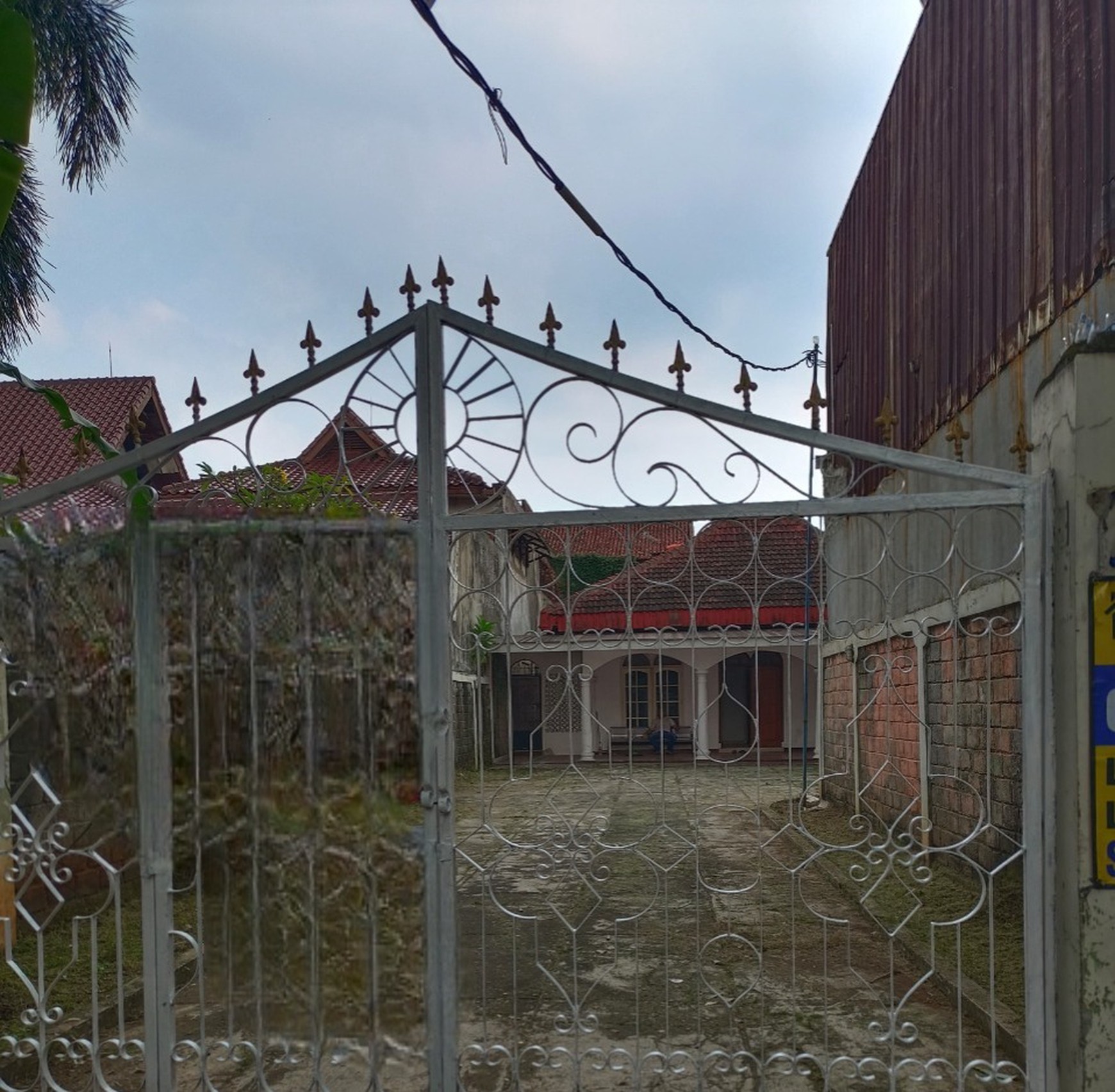 Dijual rumah posisi strategis di Jagakarsa cocok untuk dijadikan kantor