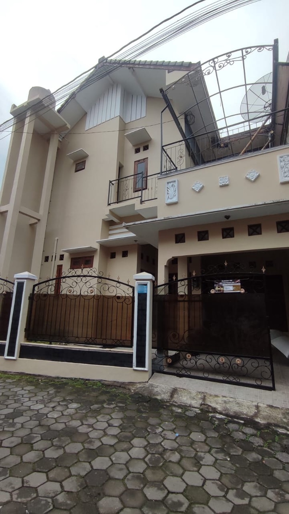 Disewakan Rumah 5 Kamar Tidur Lokasi Dekat Terminal Jombor Sinduadi Mlati Sleman
