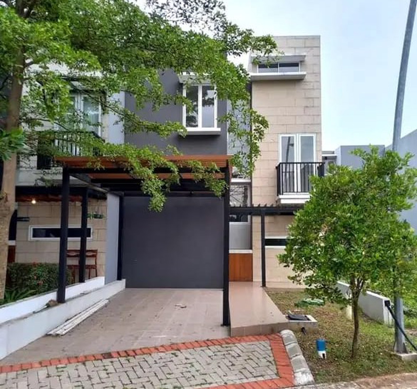 Dijual Rumah Siap Huni, Hunian Asri dan Nyaman Kebayoran Piazza Bintaro