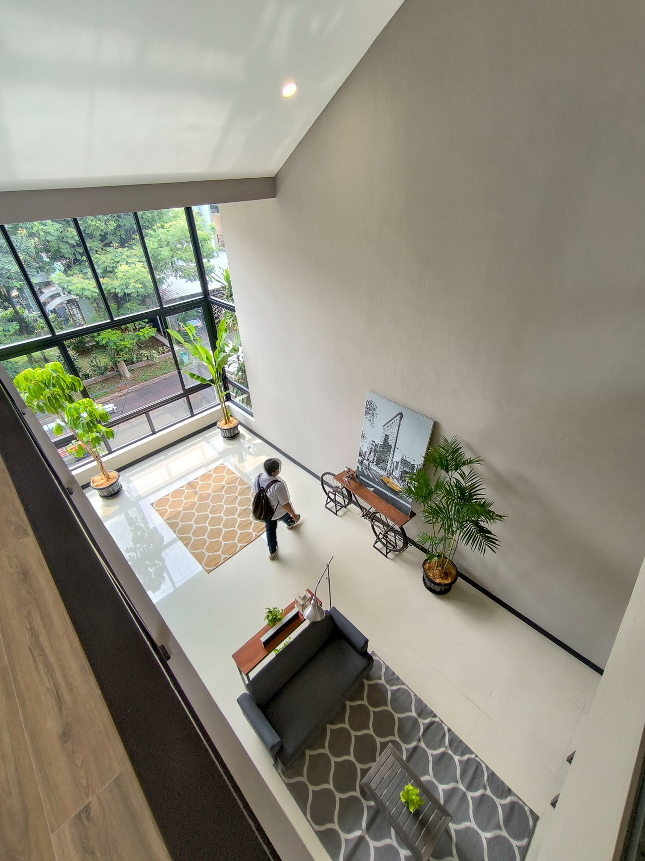 Rmh di bsd sangat nyaman di cluster .Tenang,aman,dekat teras kota,sekolah2 dan universitas