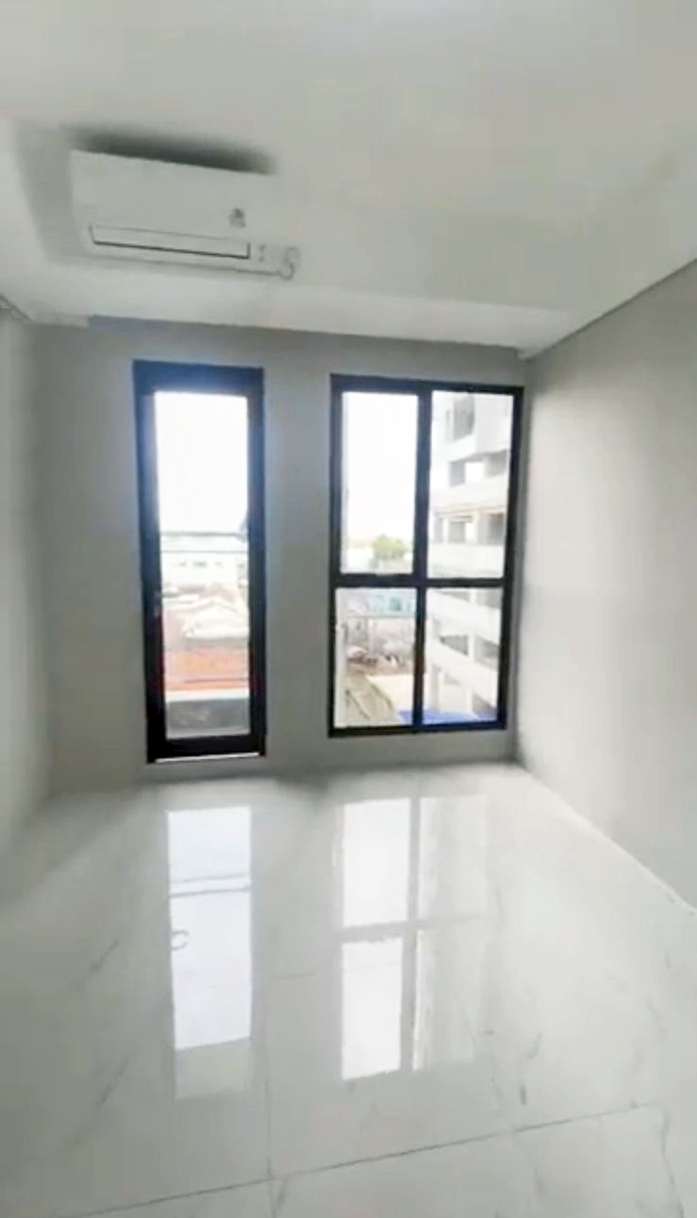 Apartemen Trans Icon Surabaya Selatan, Type Studio, ada Balkon, View City