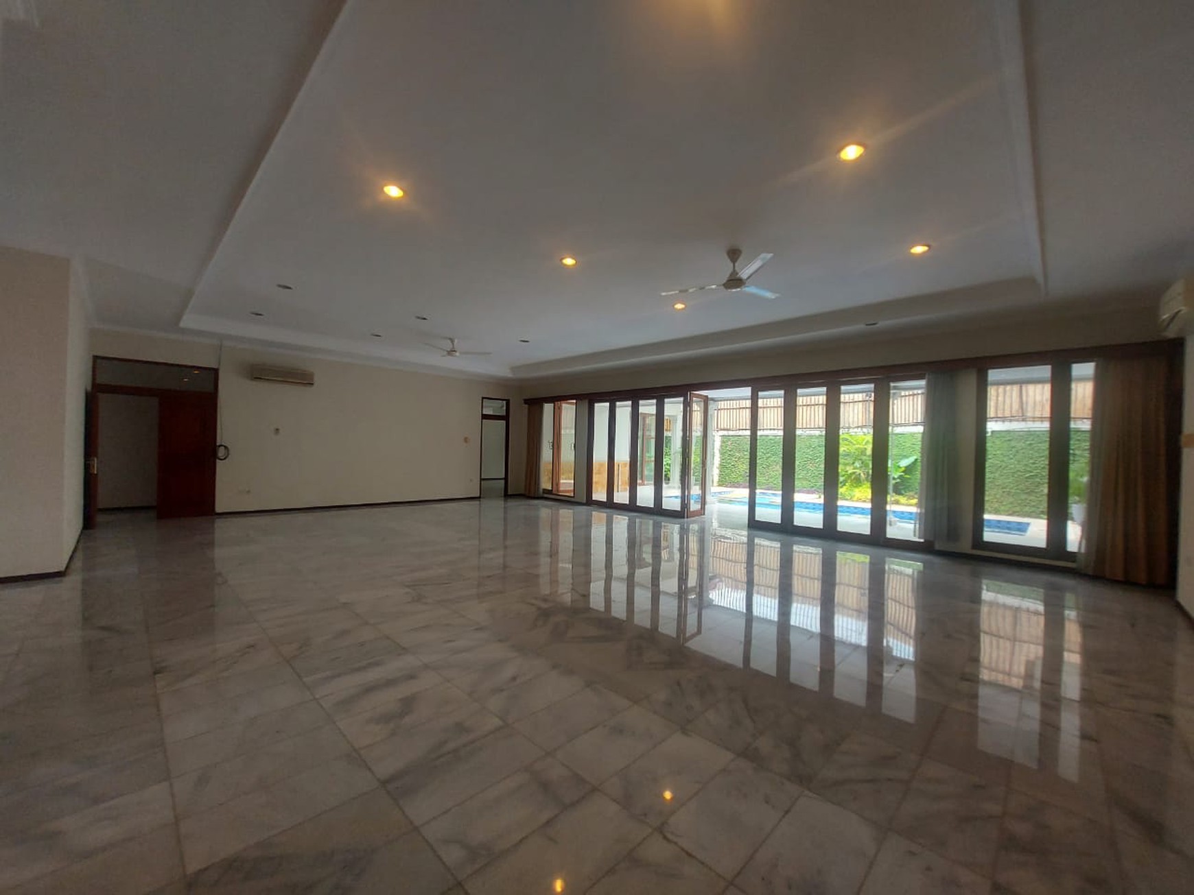 Rumah nyaman dan luas dalam townhouse dekat mrt cipete raya