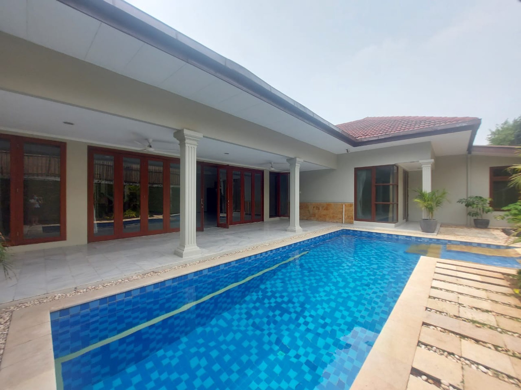 Rumah nyaman dan luas dalam townhouse dekat mrt cipete raya