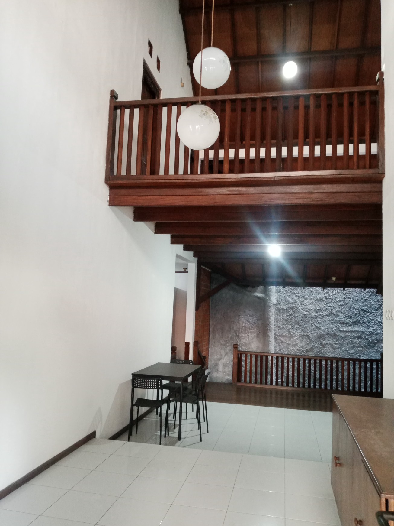 Disewakan Rumah Unfurnished di Lokasi Strategis Menteng
