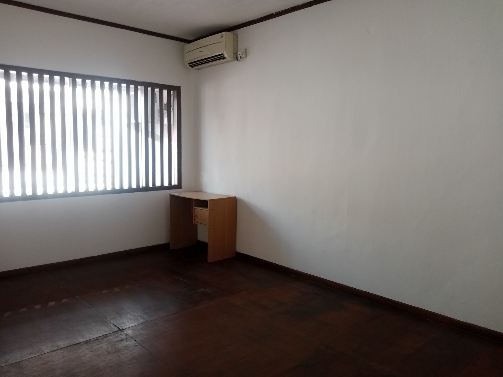 Disewakan Rumah Unfurnished di Lokasi Strategis Menteng