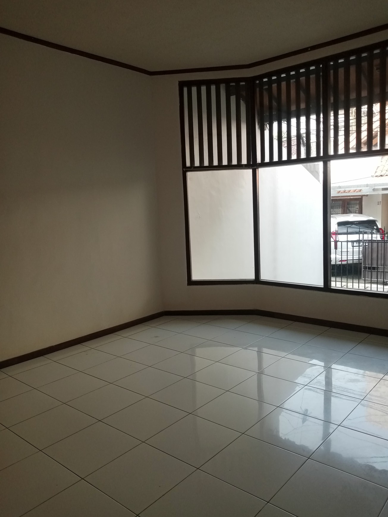 Disewakan Rumah Unfurnished di Lokasi Strategis Menteng