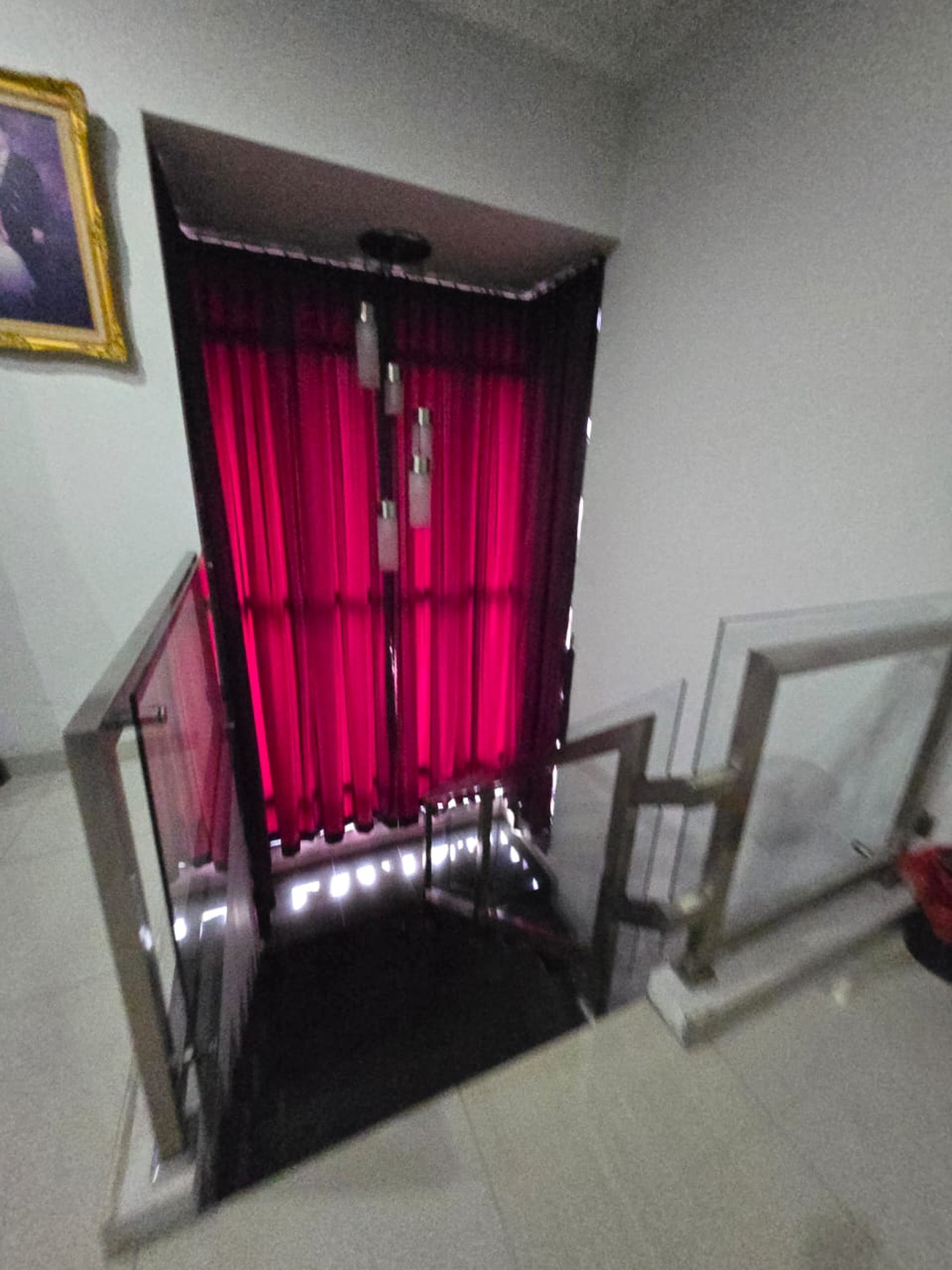 Rumah Anggrek Loka , split level Row jalan lebar 