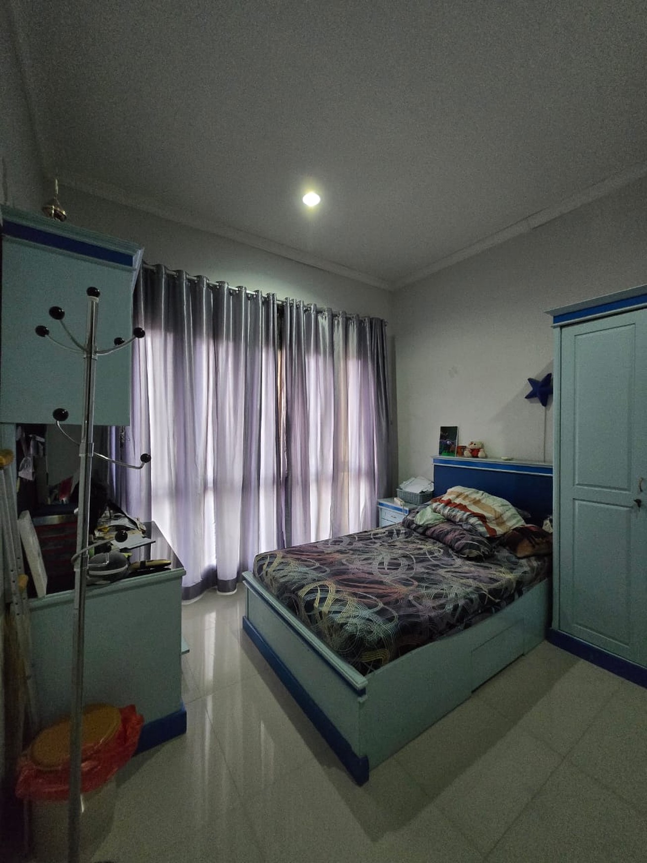 Rumah Anggrek Loka , split level Row jalan lebar 