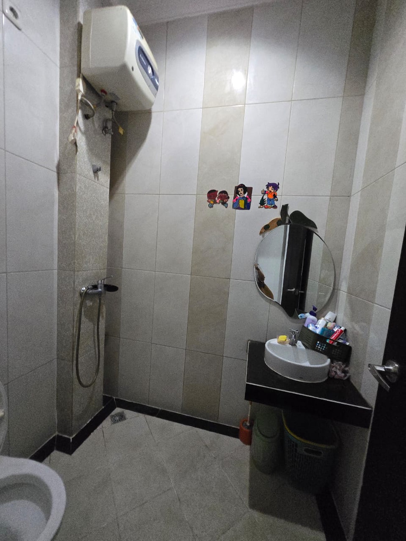 Rumah Anggrek Loka , split level Row jalan lebar 