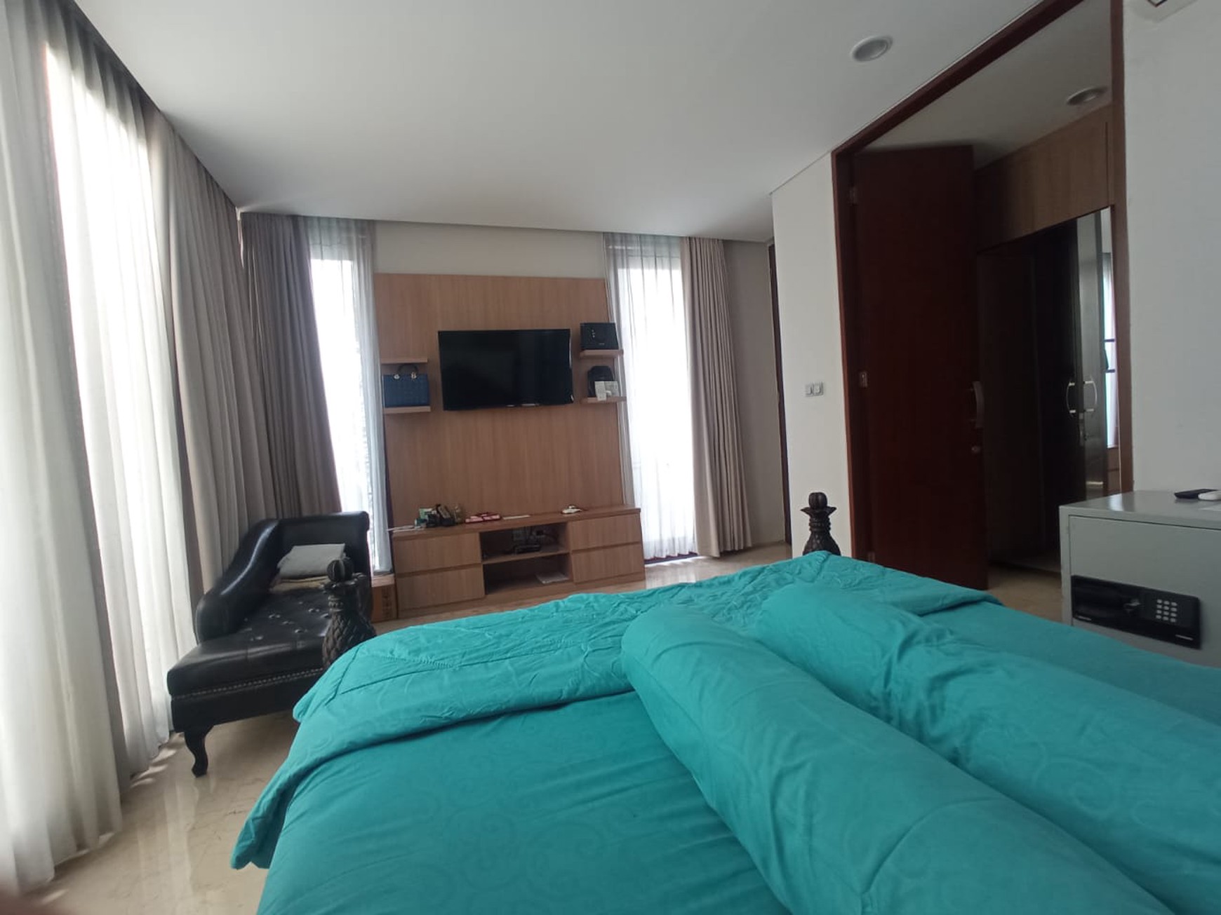 Rumah nyaman dalam townhouse Kemang, jaksel