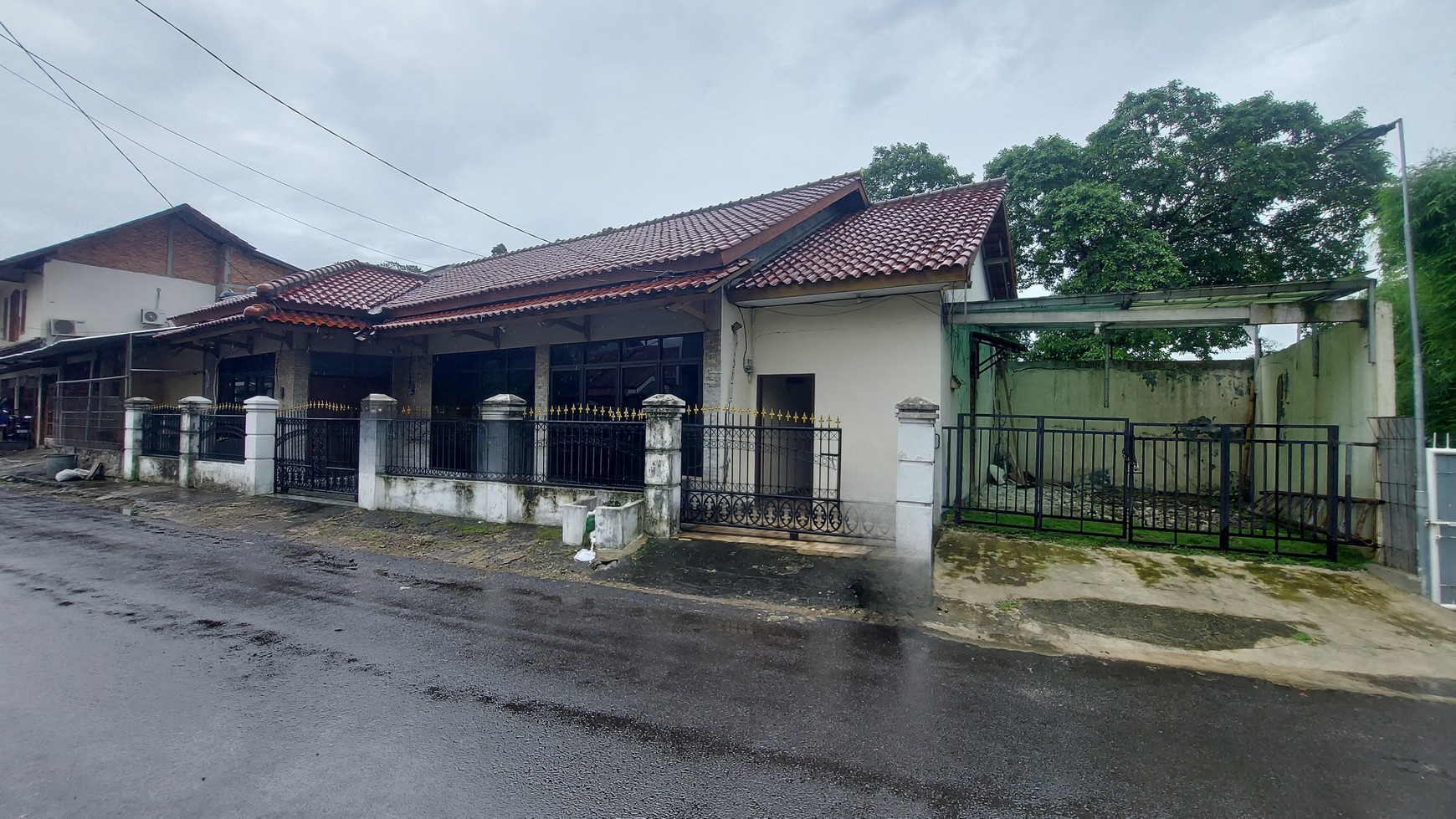 Rumah Luas di Bukit Duri Tebet Akses 2 Mobil