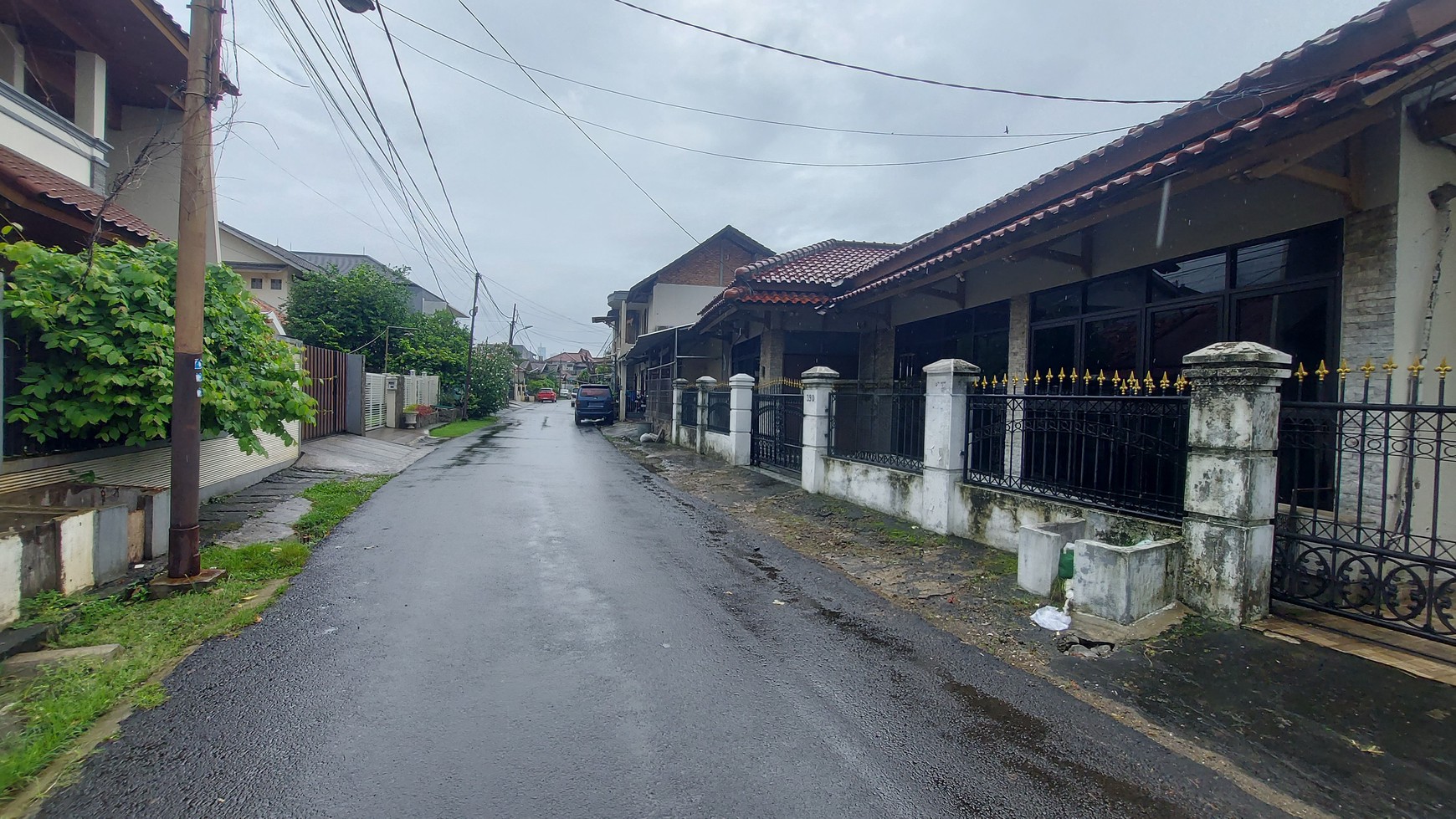 Rumah Luas di Bukit Duri Tebet Akses 2 Mobil