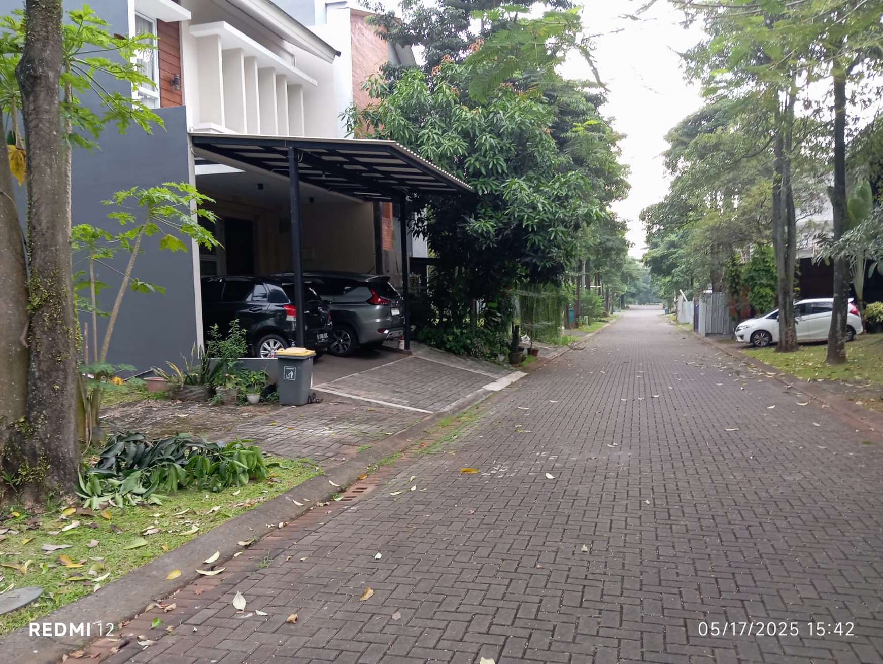 Kavling badan kecil The green BSD city Depan taman