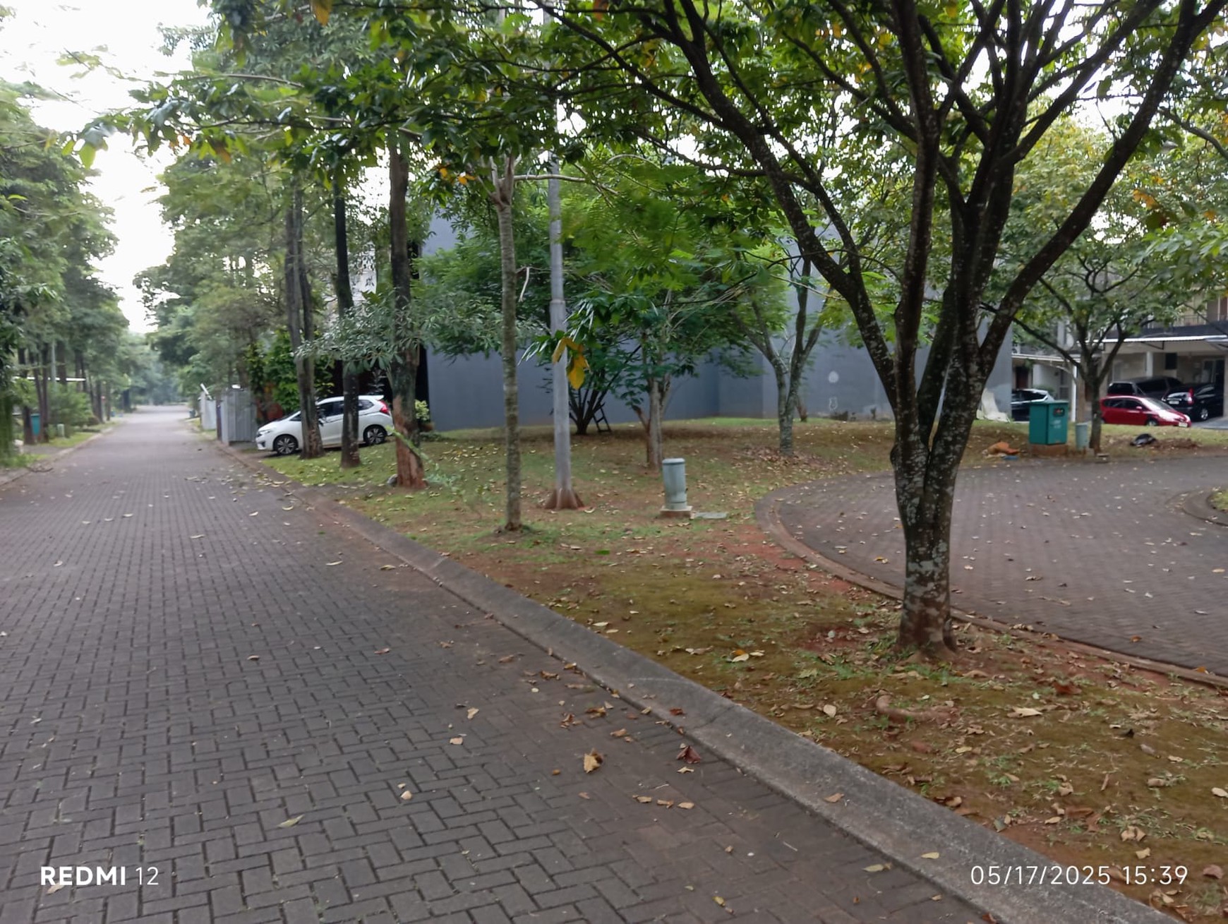 Kavling badan kecil The green BSD city Depan taman