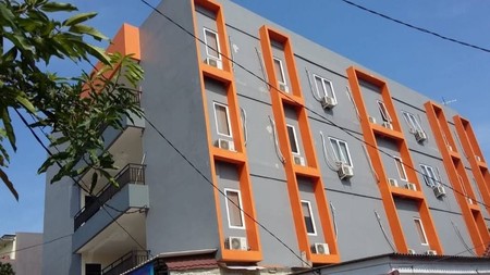 Dua Gedung  kos-kosan yang sedang beroperasi di Gading Serpong