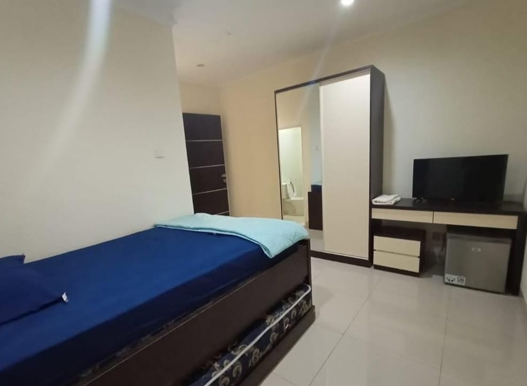 Dua Gedung  kos-kosan yang sedang beroperasi di Gading Serpong