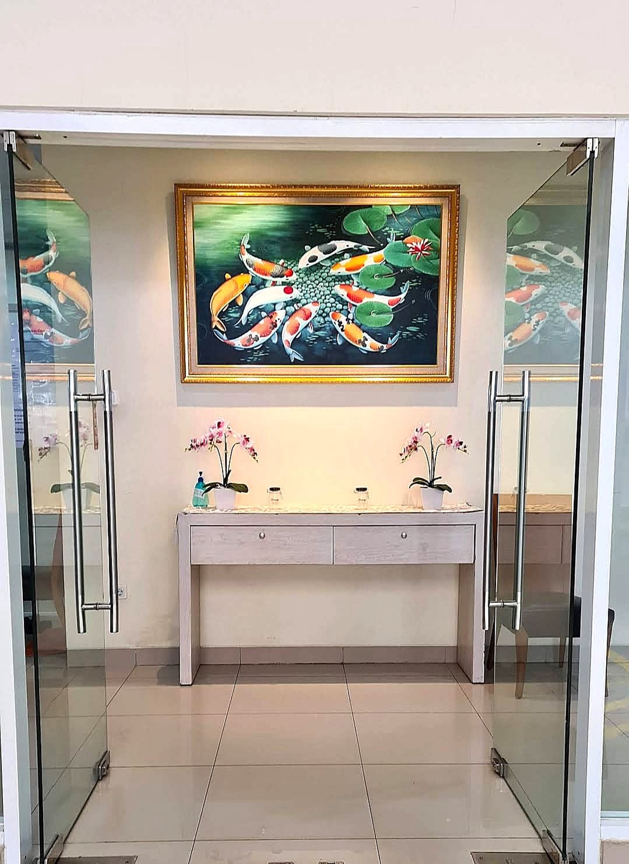 Dua Gedung  kos-kosan yang sedang beroperasi di Gading Serpong