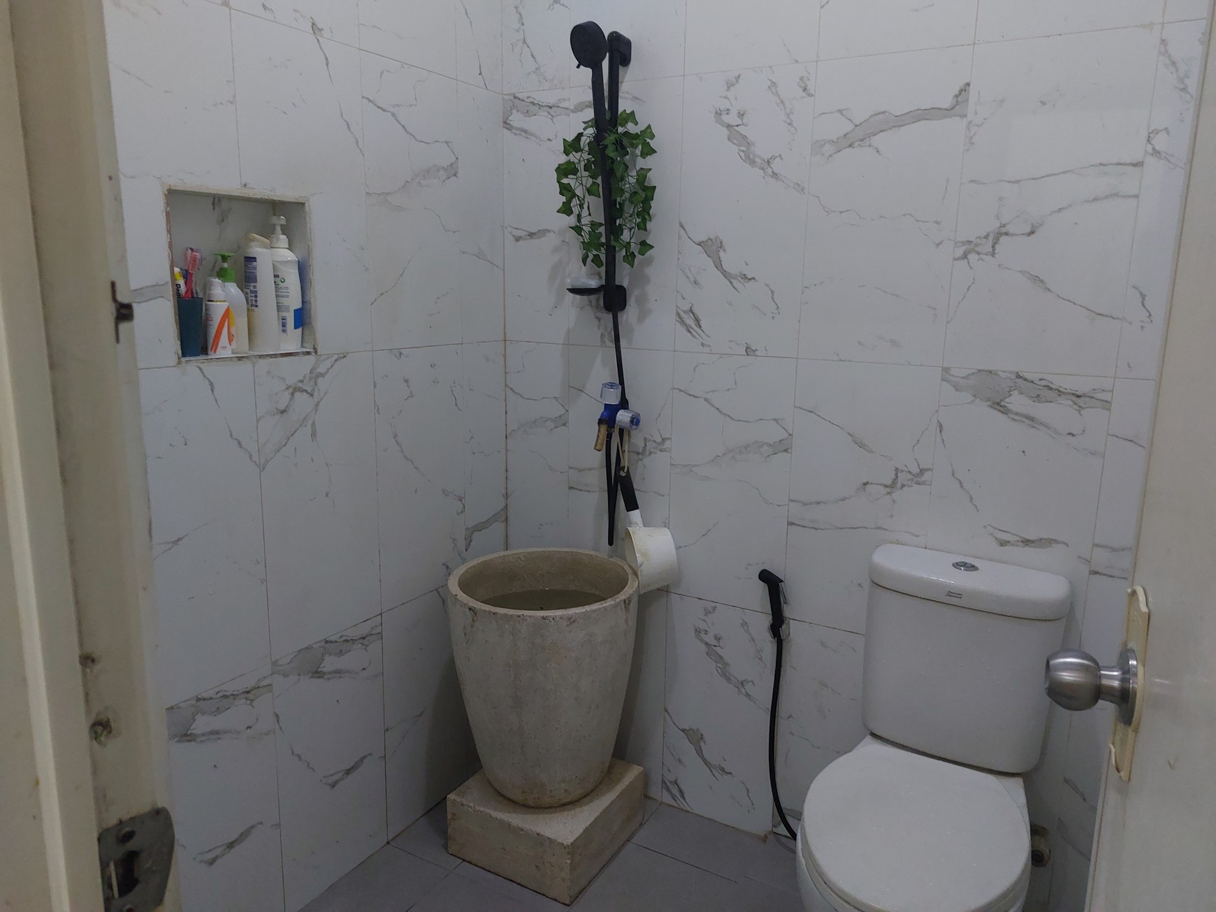 Rumah 1 lantai, siap huni dalam cluster Intan Permata Cimanggis