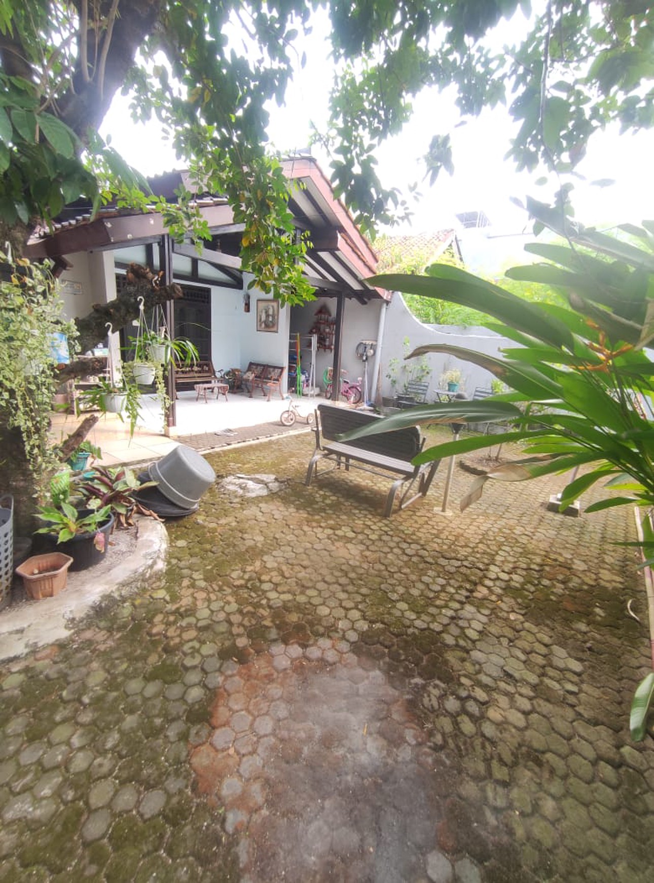 Rumah Halaman Luas di Komp Pajak Jl Kutilang - Jurangmangu Timur - Pondok Aren.