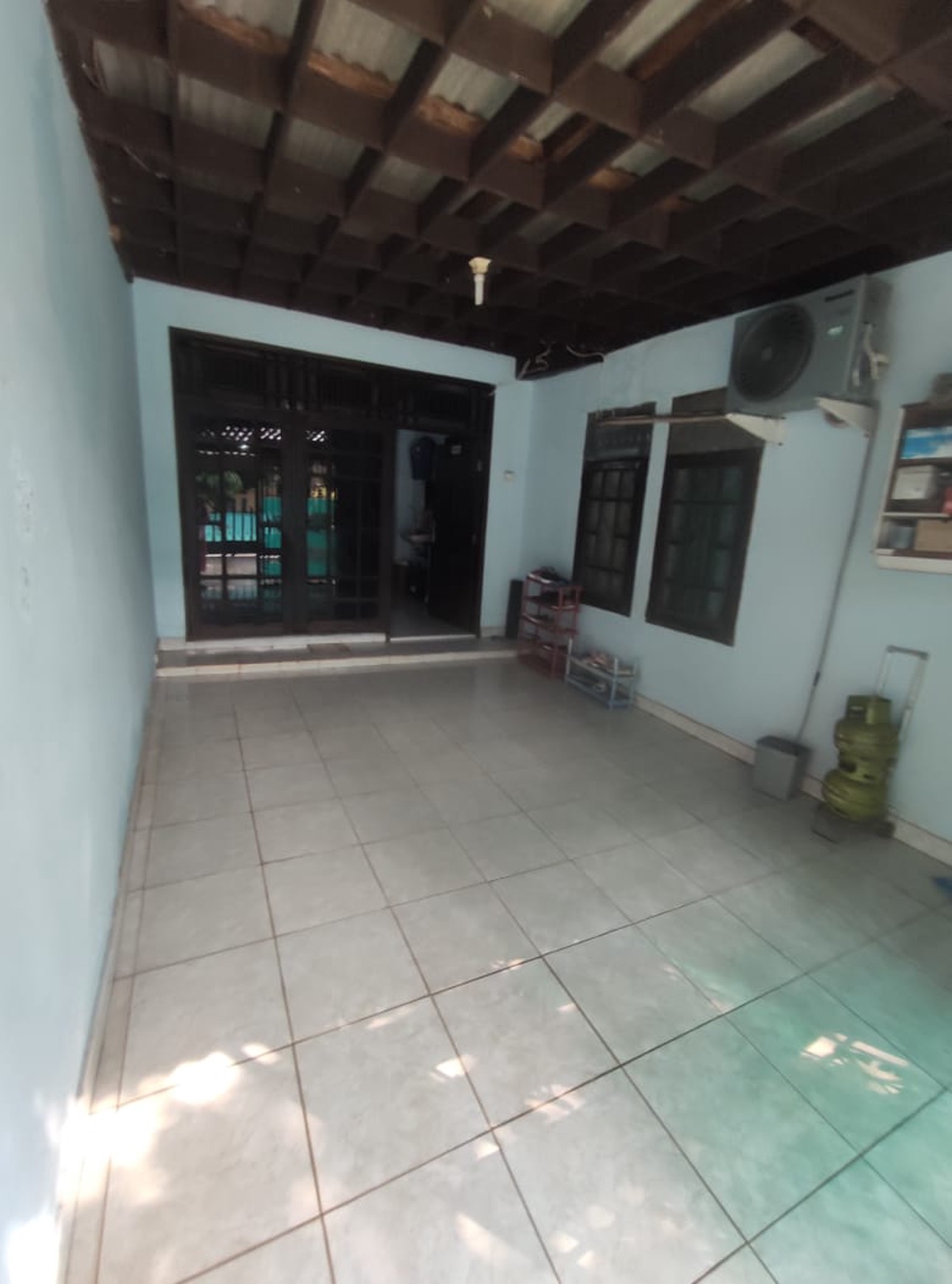 Rumah Halaman Luas di Komp Pajak Jl Kutilang - Jurangmangu Timur - Pondok Aren.