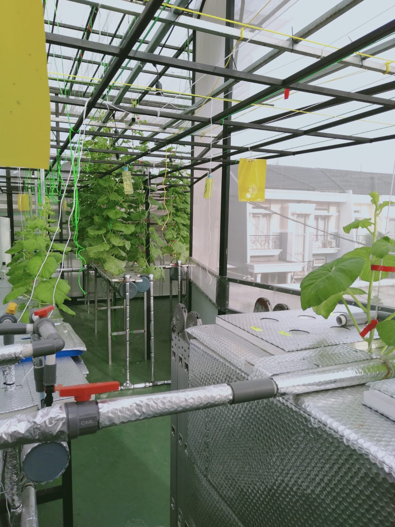 Rumah hoek2 lantai sudah renovasi, siap huni,dalam perumahan Villa Mutiara Cibubur 2