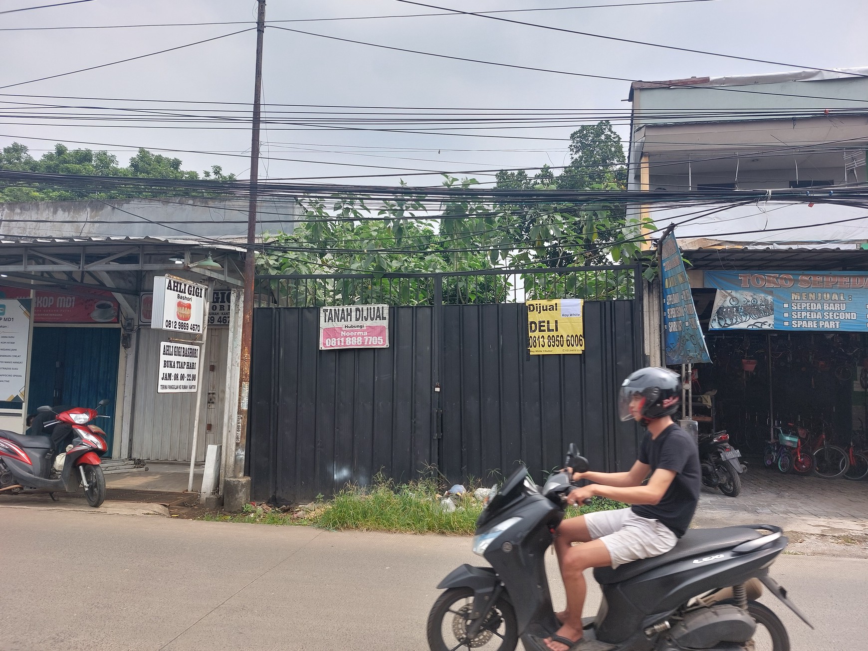 Tanah di pinggir jalan raya Ciangsana dekat perumahan Puri Ganda Asri.