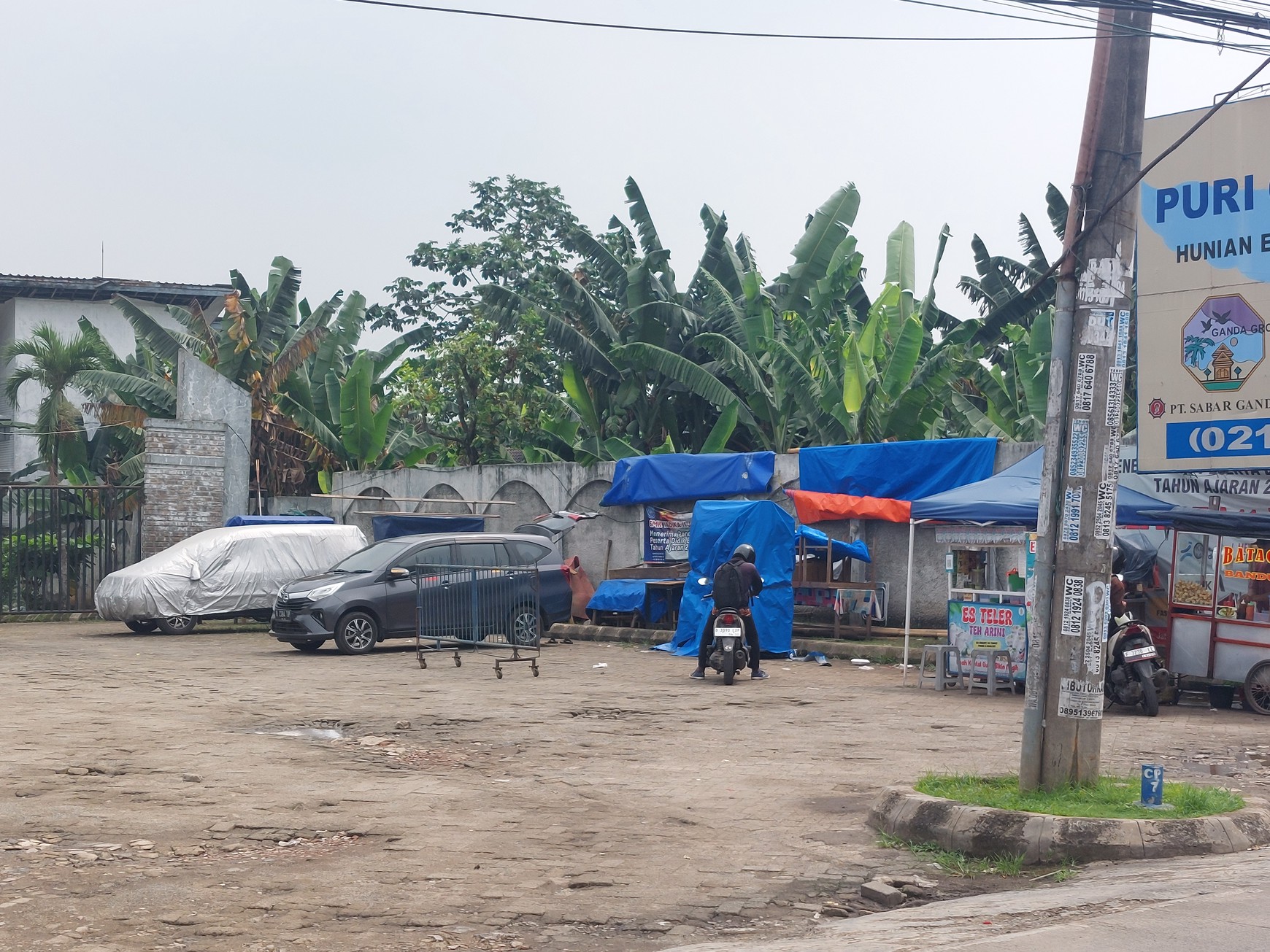 Tanah di pinggir jalan raya Ciangsana dekat perumahan Puri Ganda Asri.
