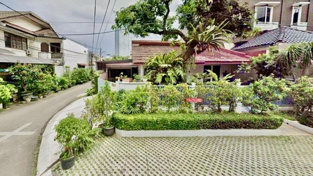 Rumah Tengah Kota Siap Huni dengan Hunian Nyaman dan Asri di Kebayoran Baru