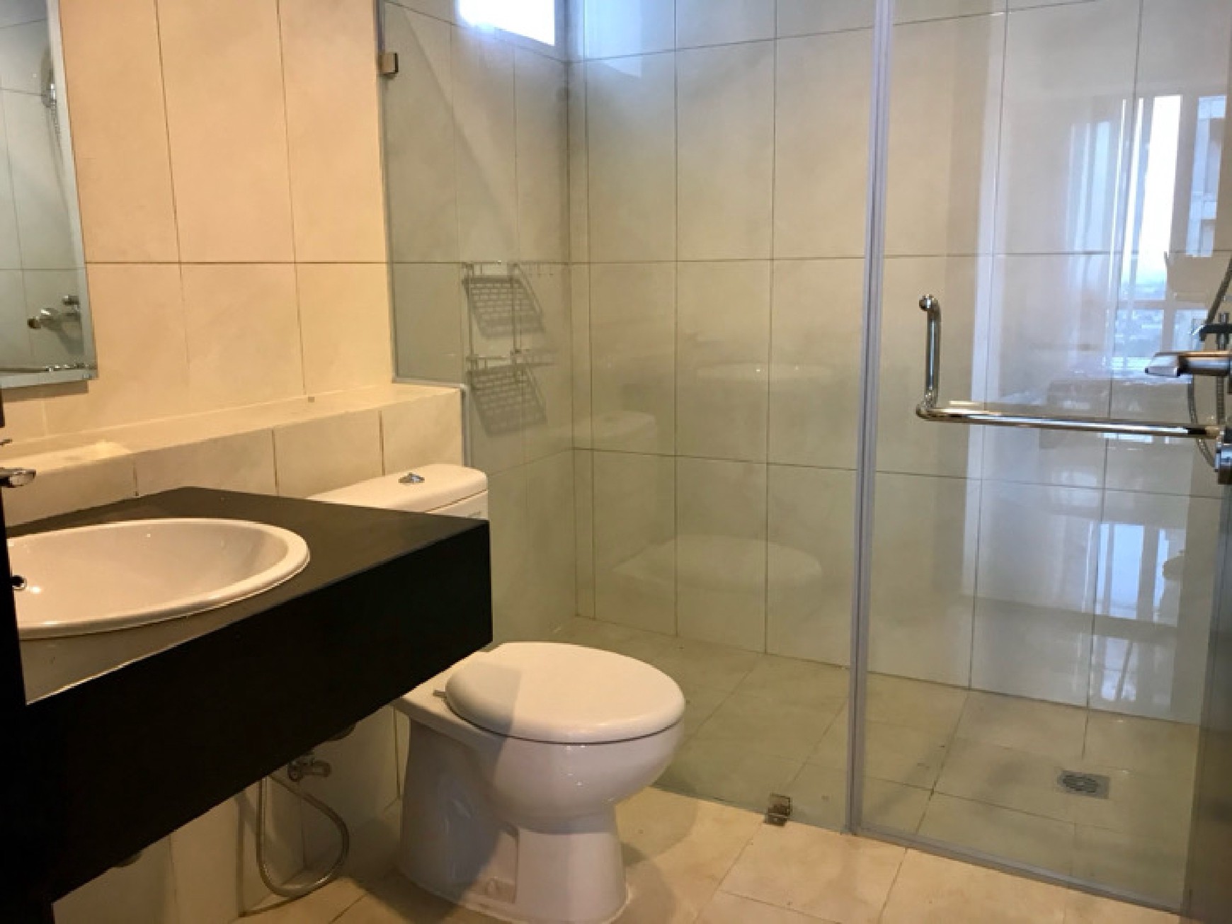 Apartemen Furnished Posisi Hook Siap Huni Tinggal Bawa Koper