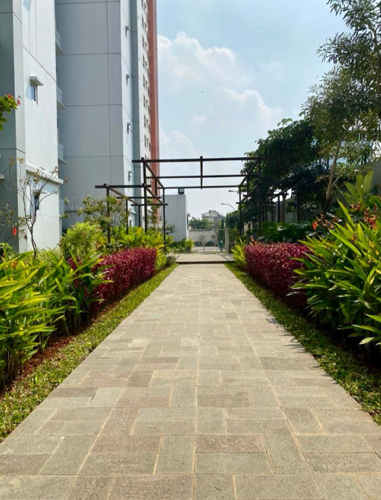 Apartemen Furnished Posisi Hook Siap Huni Tinggal Bawa Koper