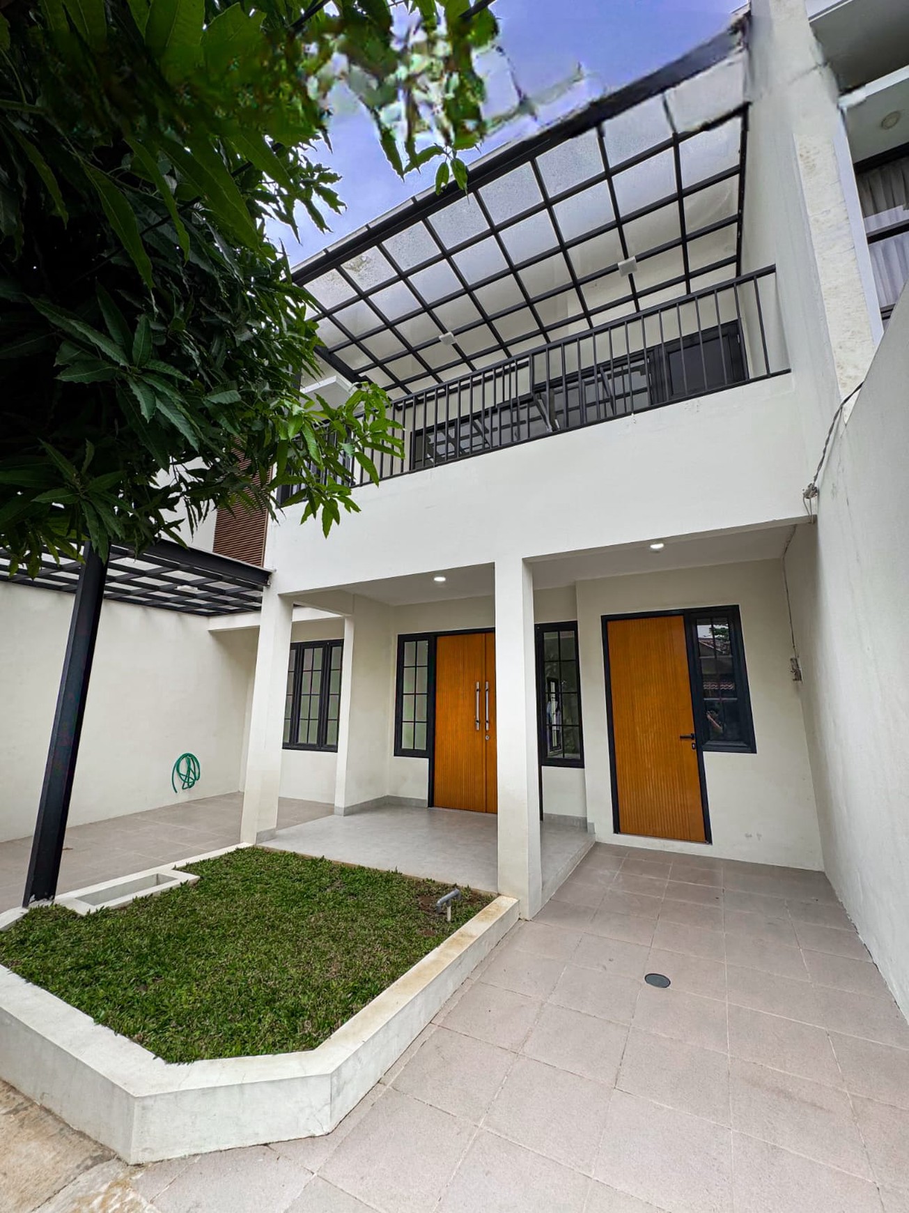 Rumah 2½ Lantai Siap Huni Lokasi Strategis dan Asri @Graha Bintaro