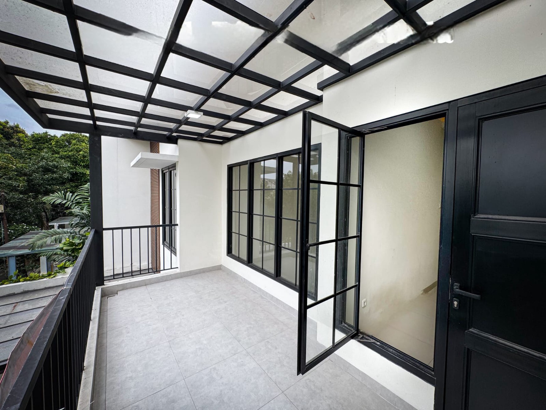 Rumah 2½ Lantai Siap Huni Lokasi Strategis dan Asri @Graha Bintaro