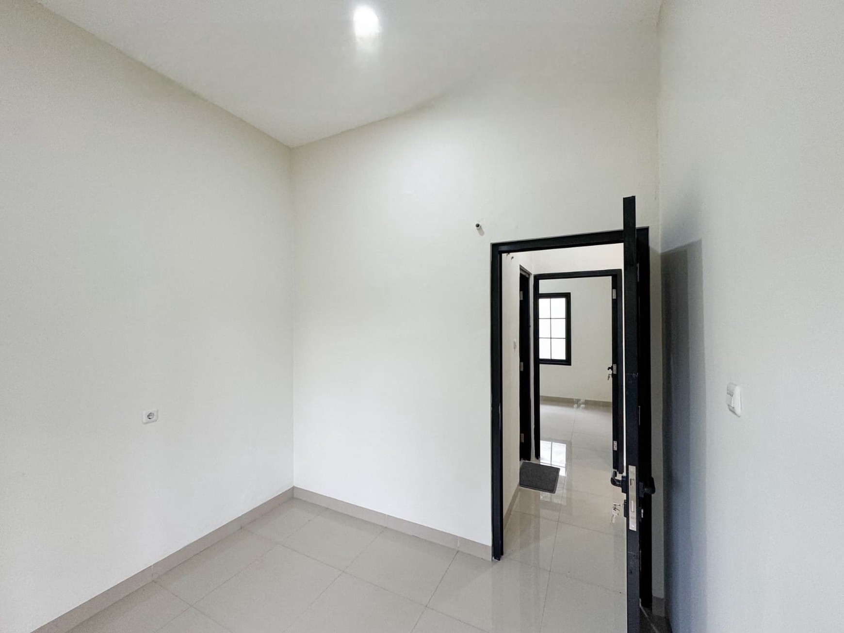 Rumah 2½ Lantai Siap Huni Lokasi Strategis dan Asri @Graha Bintaro
