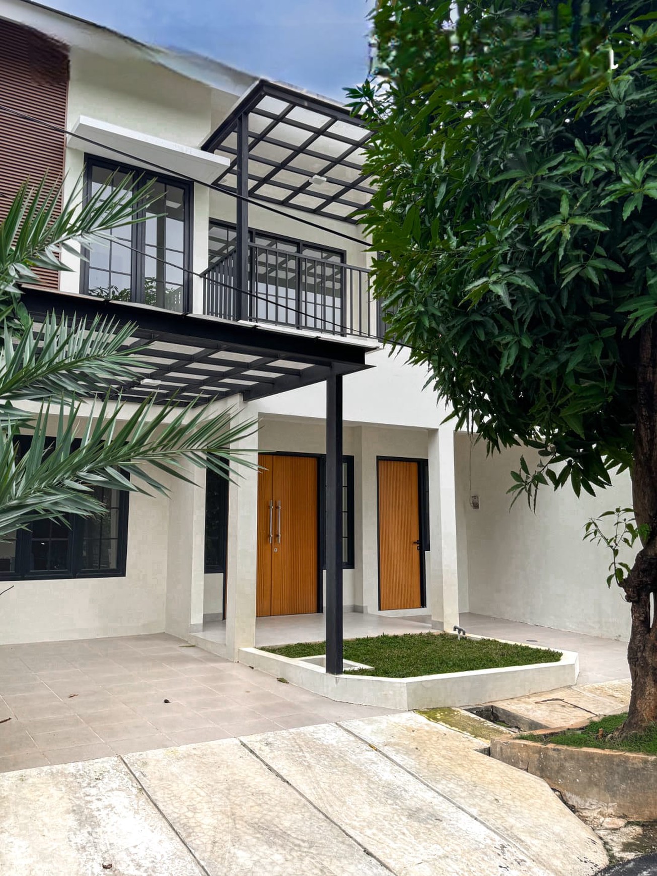 Rumah 2½ Lantai Siap Huni Lokasi Strategis dan Asri @Graha Bintaro